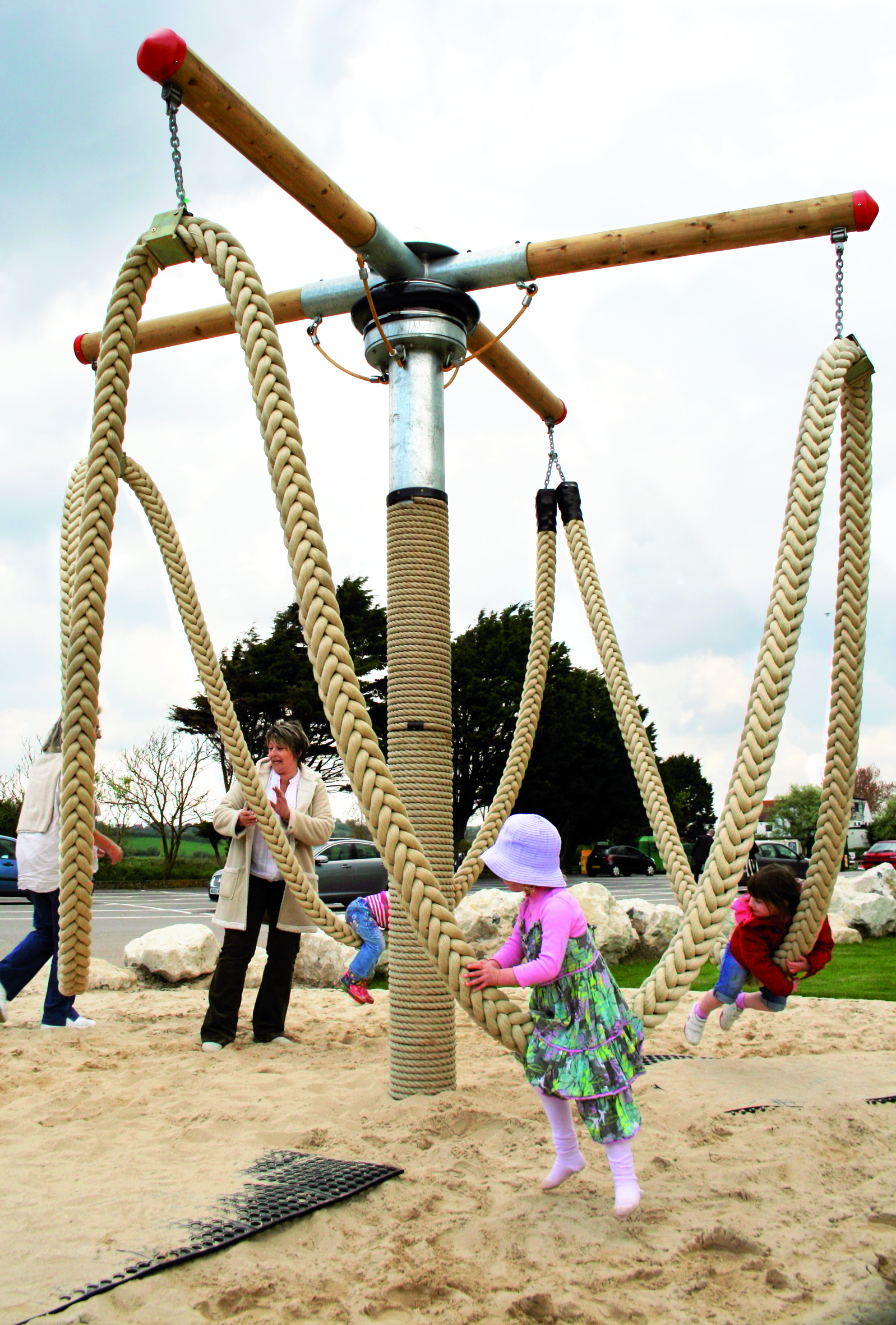 Turkuaz Park | Rotating Seesaw “Tarzan Swing”