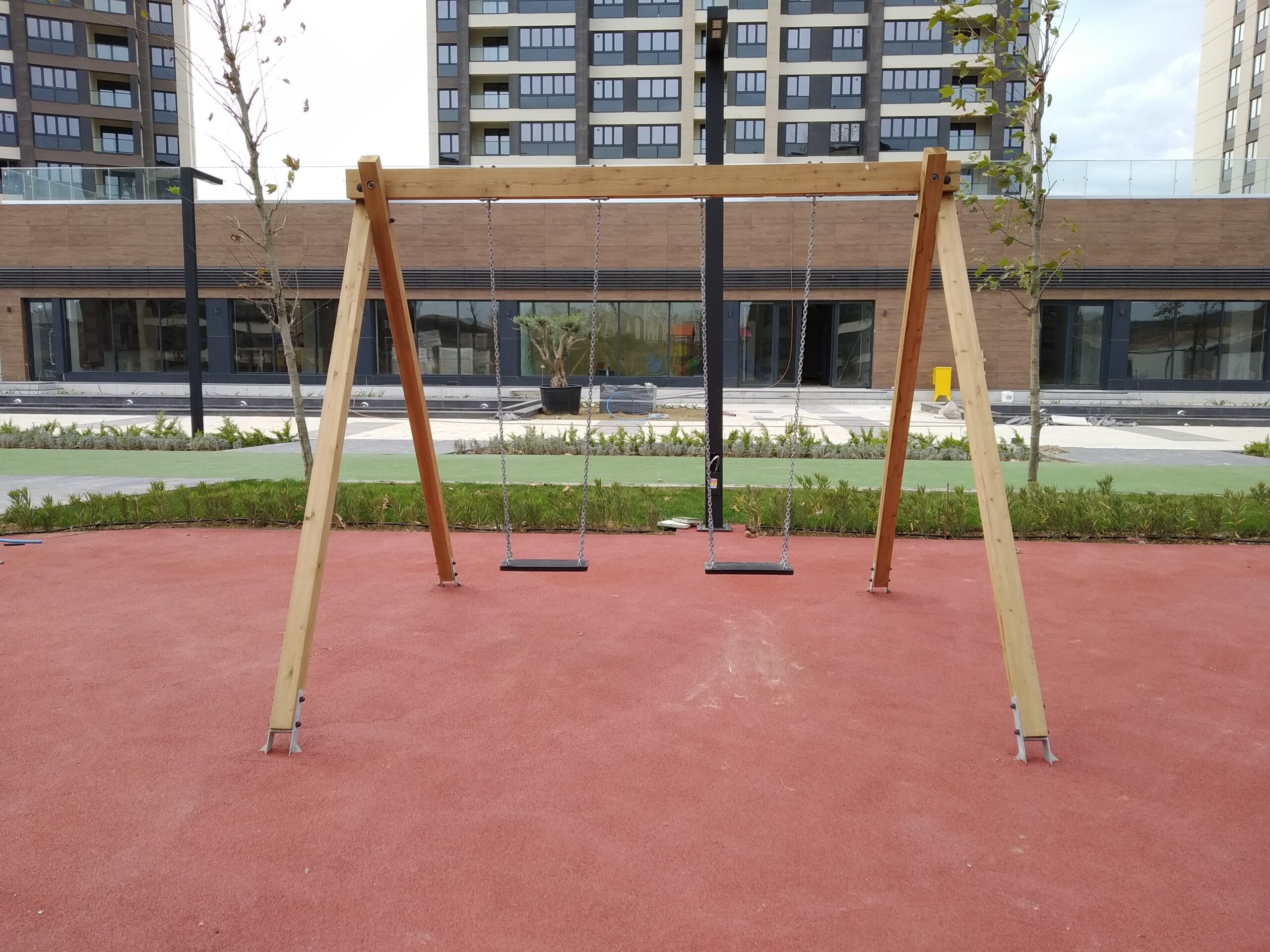Turkuaz Park | Angled Swing Frame 'Square'