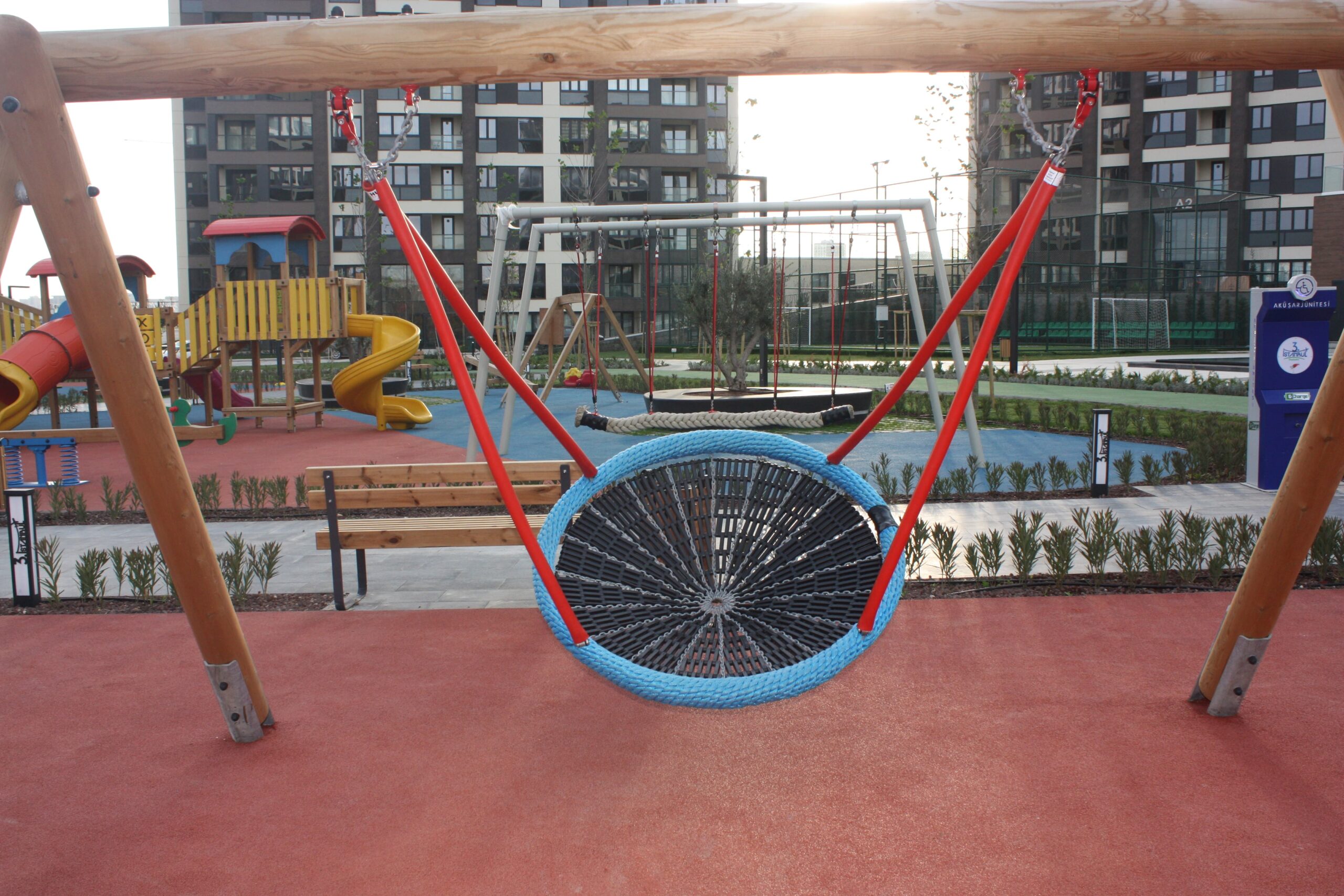 Turkuaz Park | Angled Swing Frame ‘lathe’