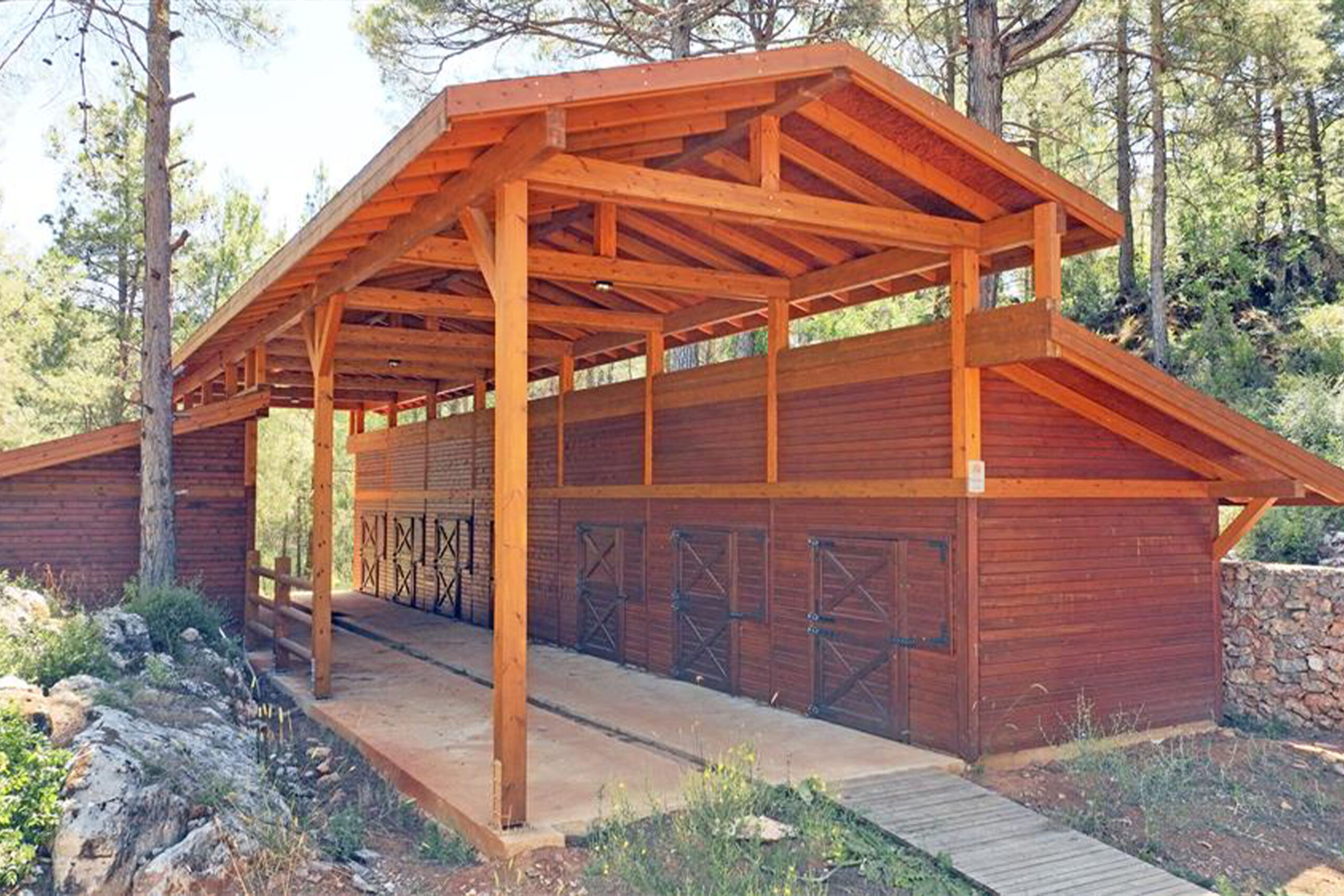 Turkuaz Park | Ahşap Hayvan Barınakları