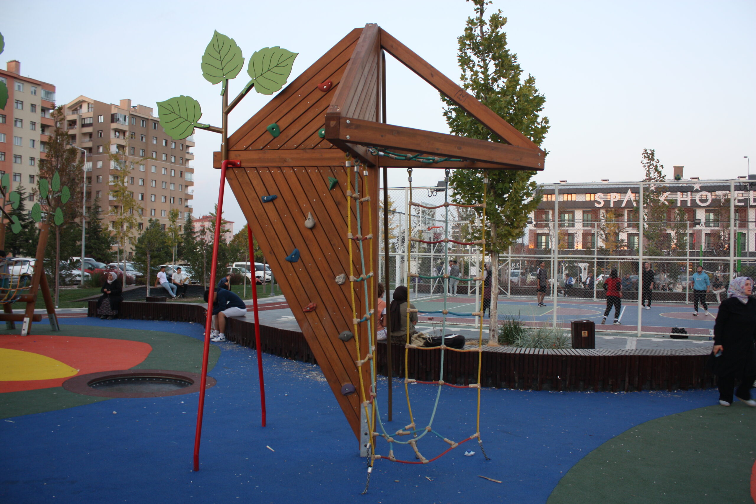 Turkuaz Park | Leafy Ahşap Çocuk Oyun Parkı Turkuaz Park | Leafy Ahşap Çocuk Oyun Parkı